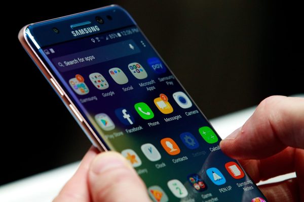 Смартфоны Samsung рассылают фотографии без ведома владельцев