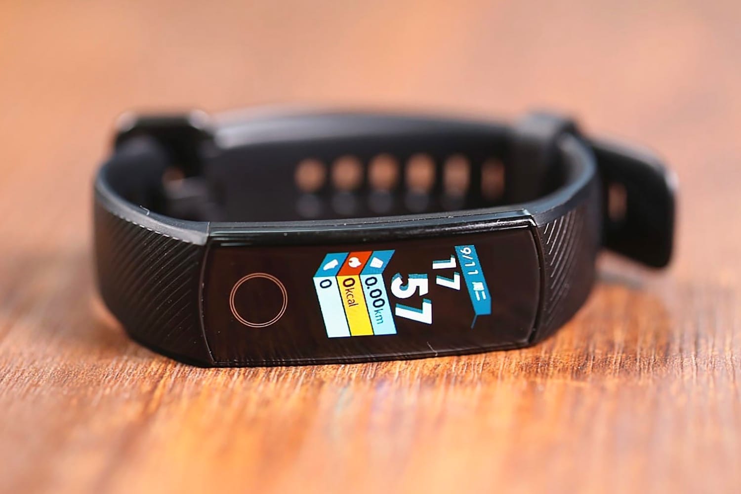 Xiaomi Mi Band 4: особенности и дата начала продаж