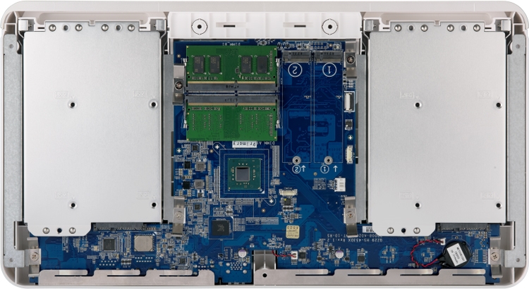 Компания QNAP Systems представила сетевое хранилище (NAS) данных HS-453DX, рассчитанное на использование прежде всего в составе мультимедийных платформ, домашних кинотеатров и пр.