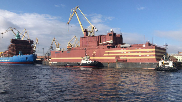 Единственный в мире плавучий энергоблок (ПЭБ) «Академик Ломоносов» уходит в плавание