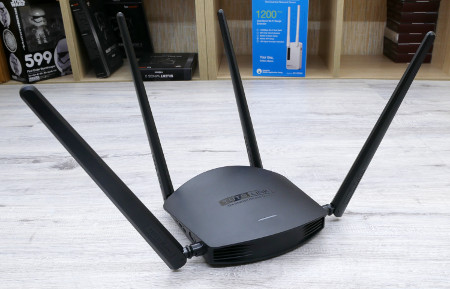 Обзор беспроводного маршрутизатора Totolink A800R и беспроводного усилителя сигнала Totolink EX1200M 