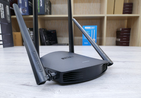 Обзор беспроводного маршрутизатора Totolink A800R и беспроводного усилителя сигнала Totolink EX1200M 